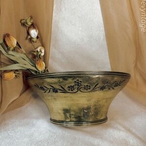 Syroco Gold Wall Planter